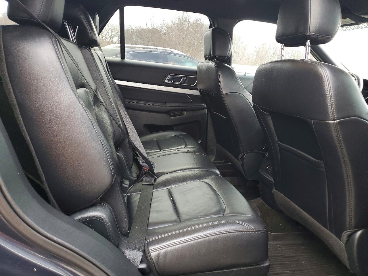 2017 FORD EXPLORER XLT photo 11