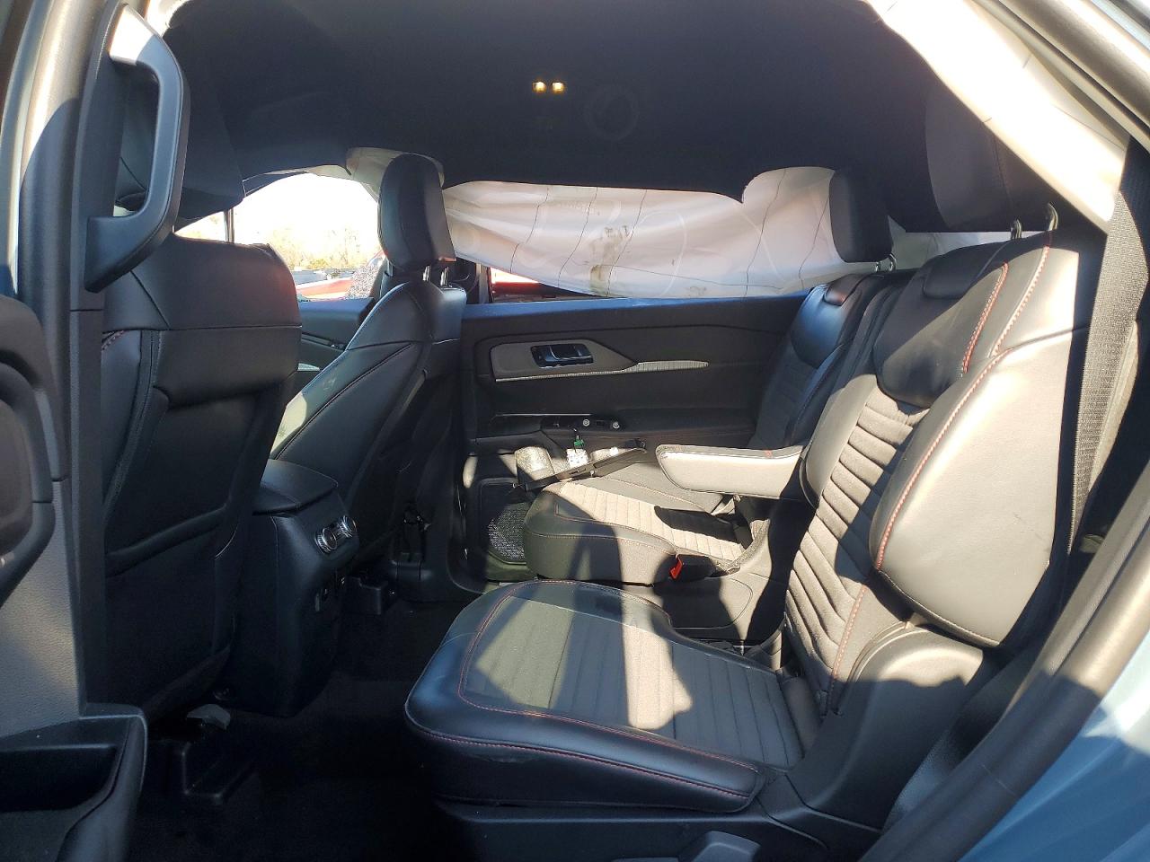 2025 FORD EXPLORER ST-LINE photo 11
