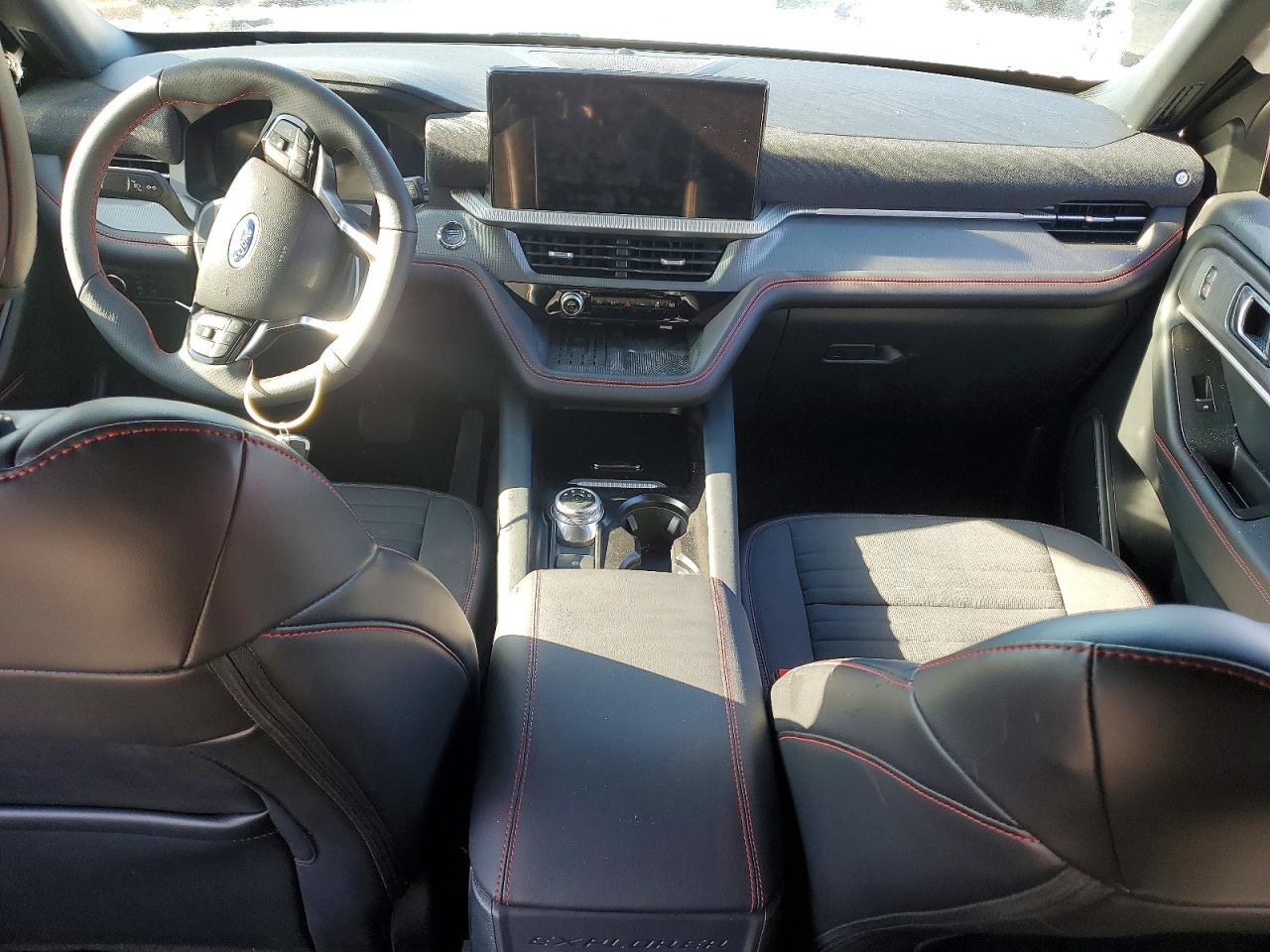 2025 FORD EXPLORER ST-LINE photo 8