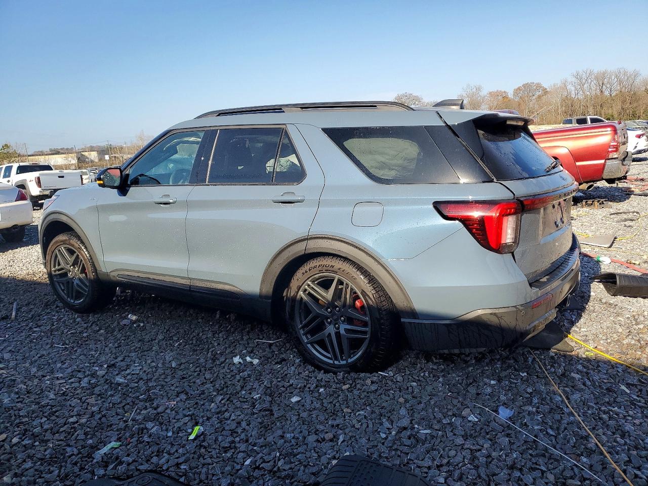 2025 FORD EXPLORER ST-LINE photo 2