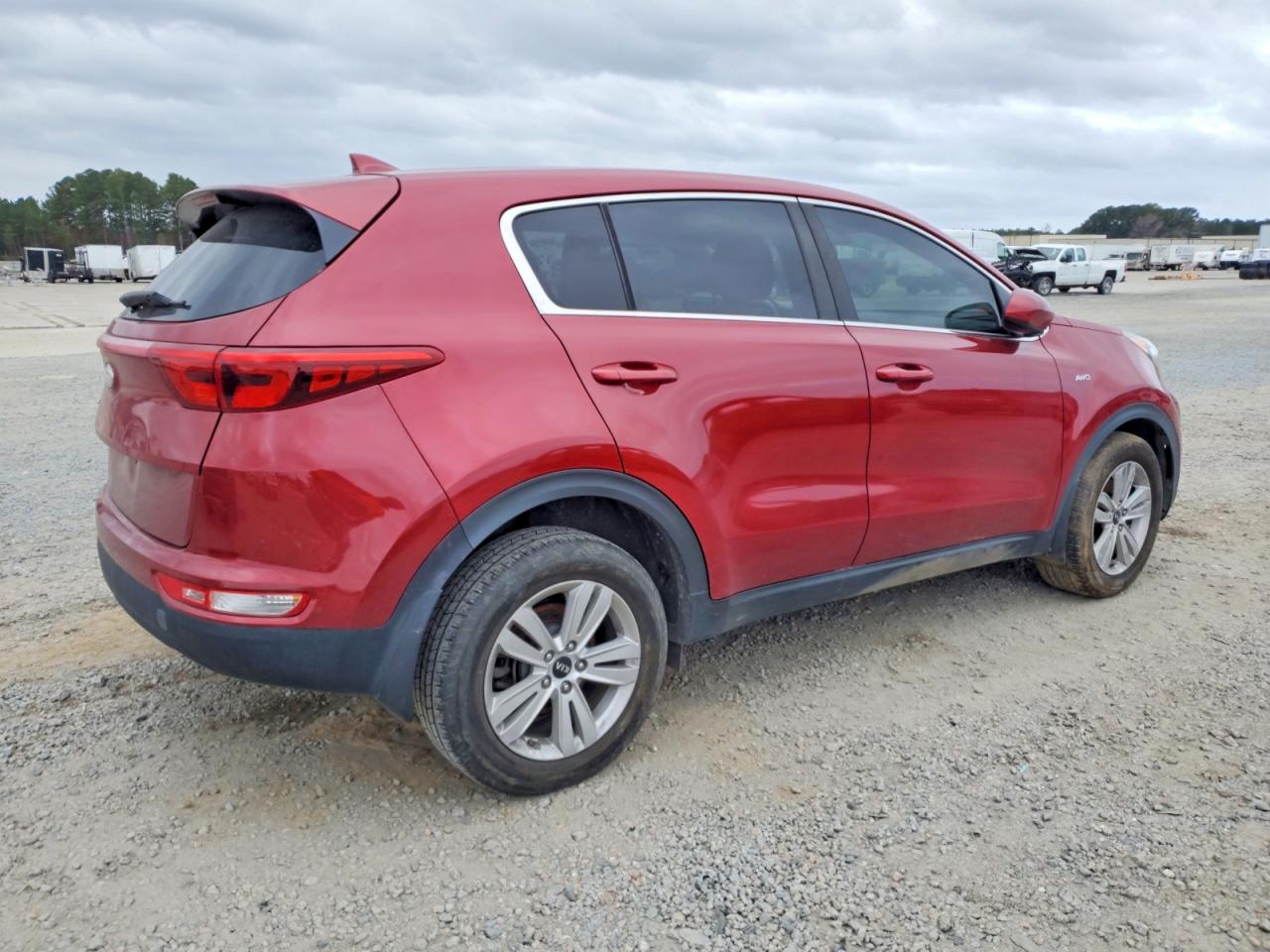 2018 KIA SPORTAGE LX photo 3