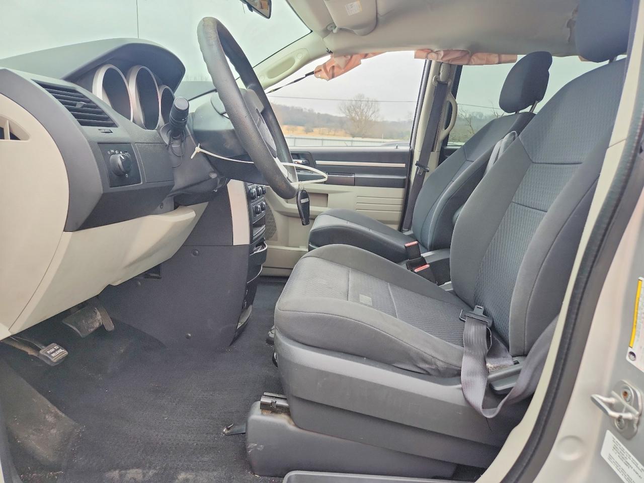 2010 DODGE GRAND CARAVAN SE photo 7