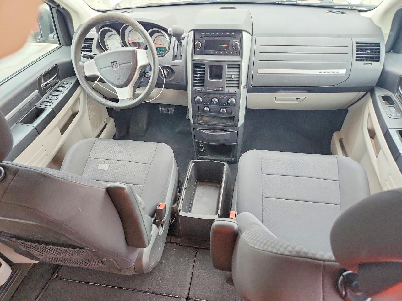 2010 DODGE GRAND CARAVAN SE photo 8