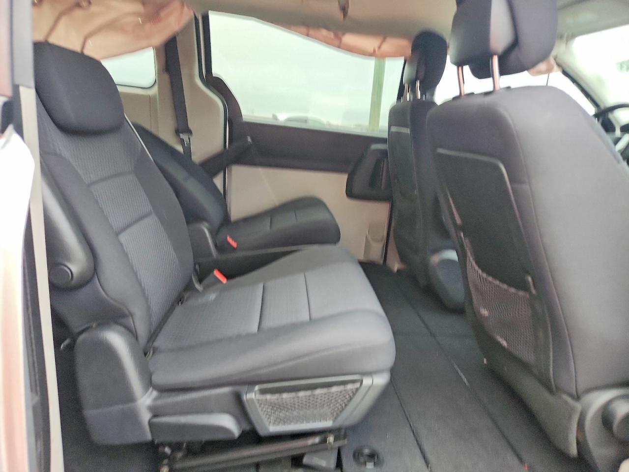 2010 DODGE GRAND CARAVAN SE photo 11