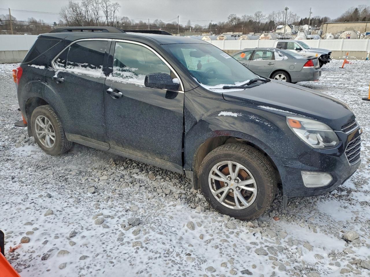 2017 CHEVROLET EQUINOX LT photo 4