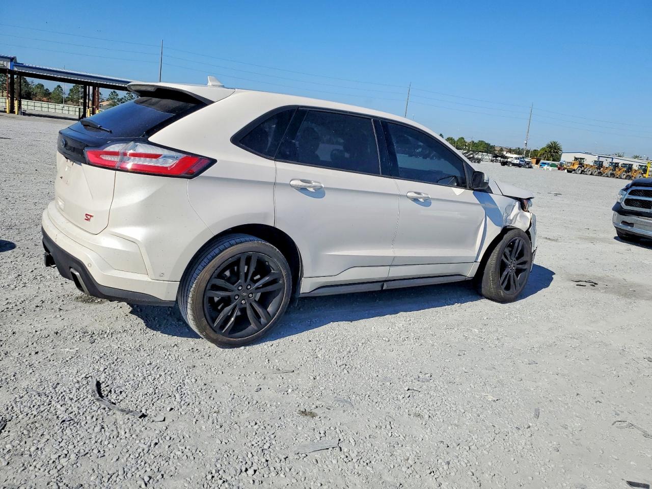 2019 FORD EDGE ST photo 5