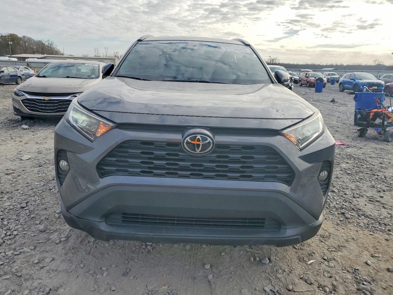 2021 TOYOTA RAV4 XLE photo 5
