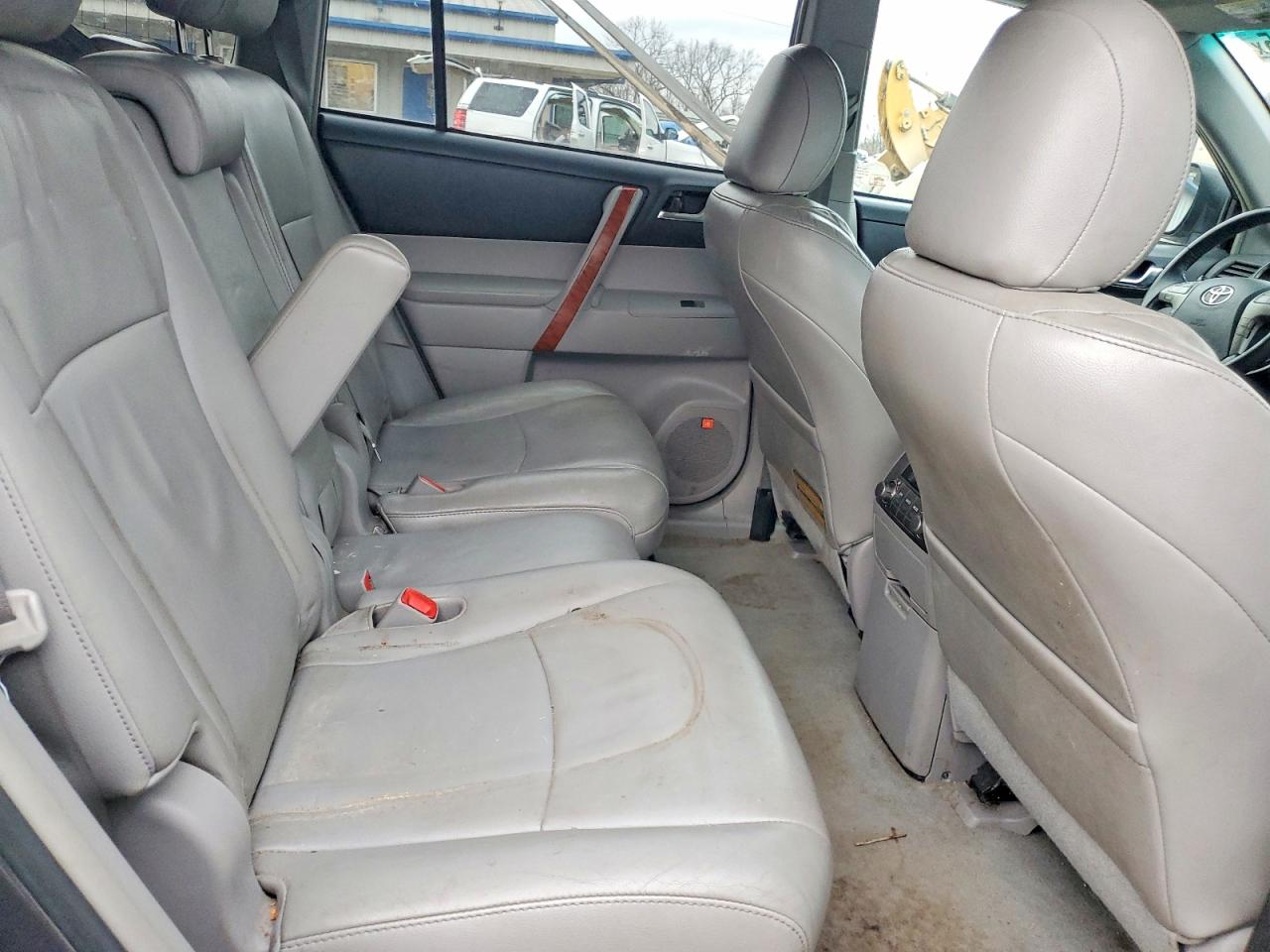 2010 TOYOTA HIGHLANDER LIMITED photo 11