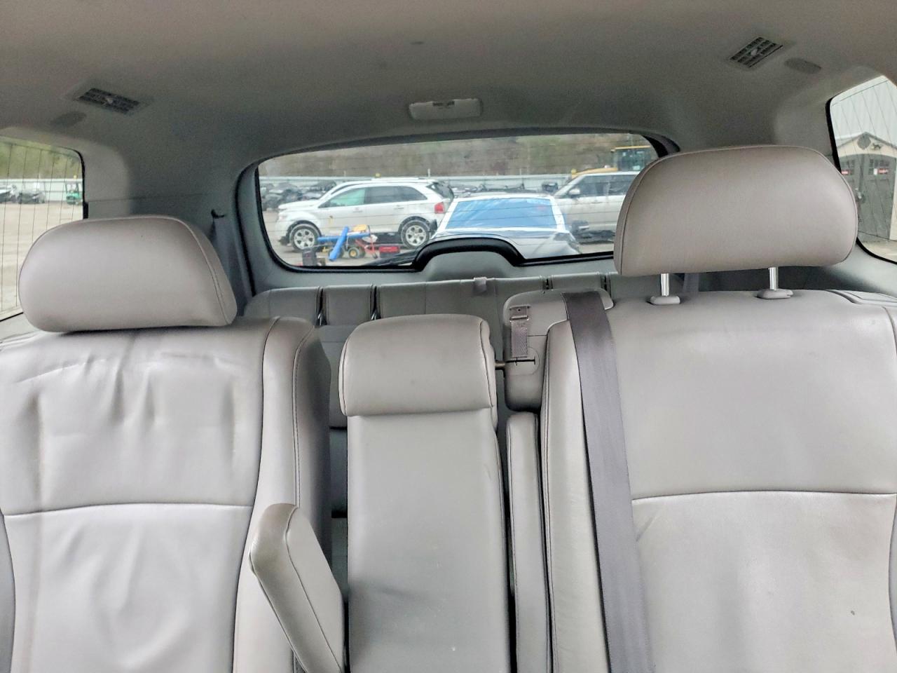 2010 TOYOTA HIGHLANDER LIMITED photo 10