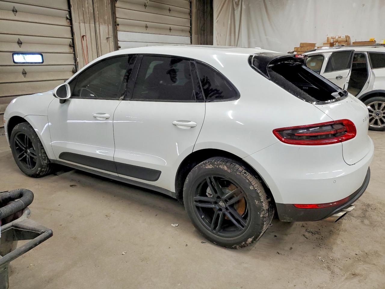 2018 PORSCHE MACAN S photo 2