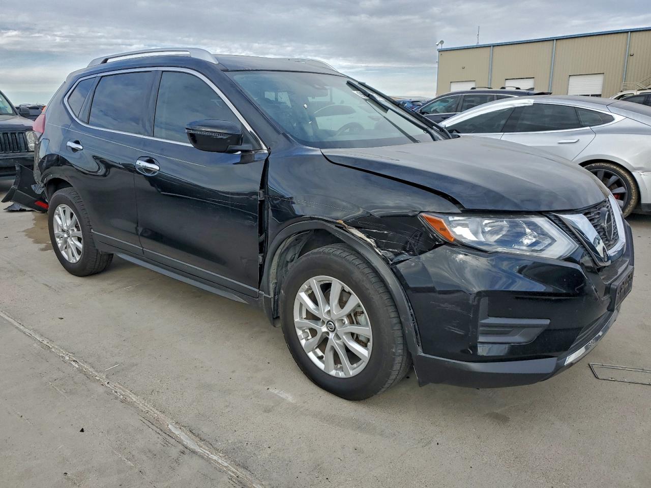 2019 NISSAN ROGUE S photo 4