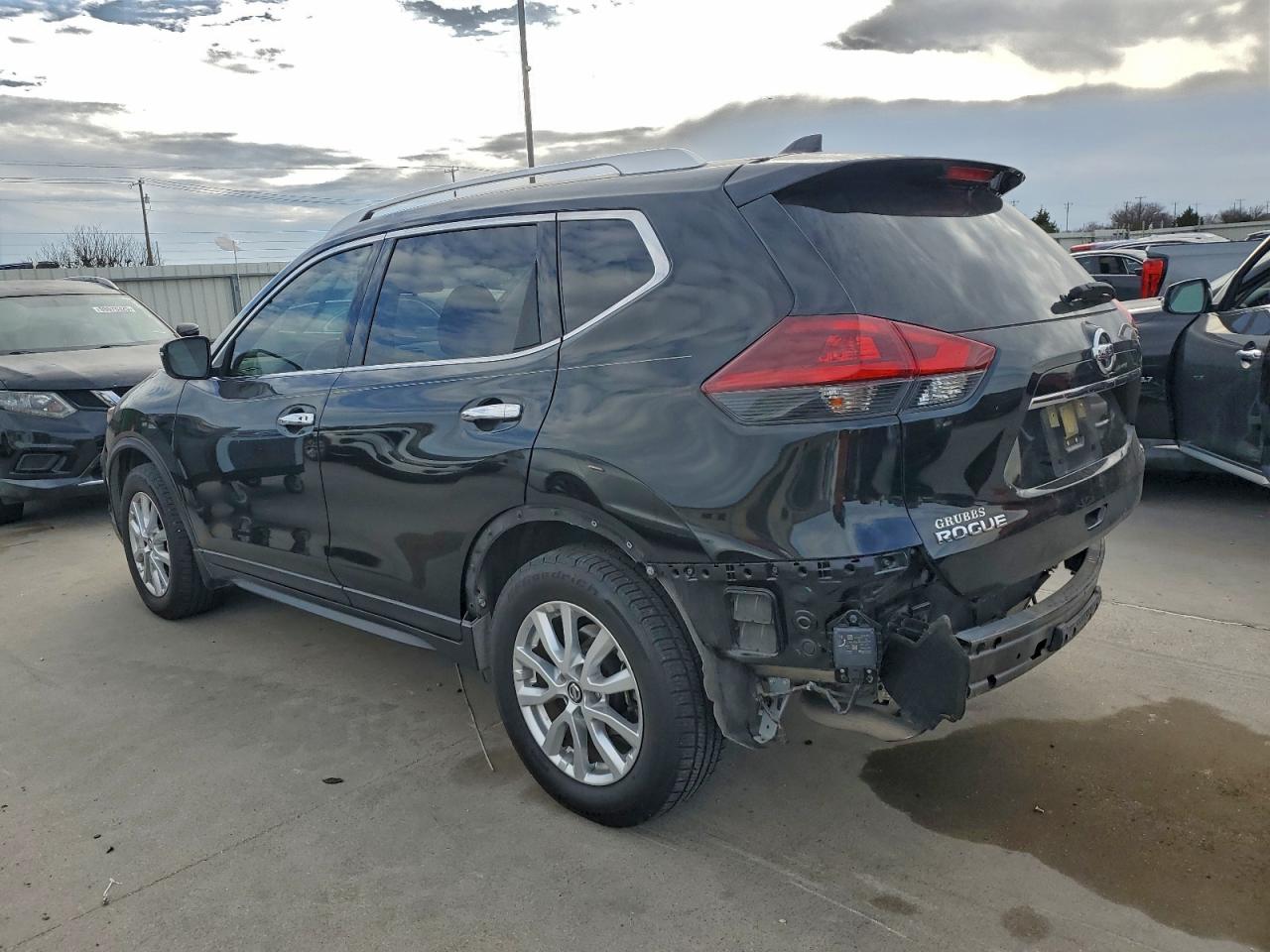 2019 NISSAN ROGUE S photo 2