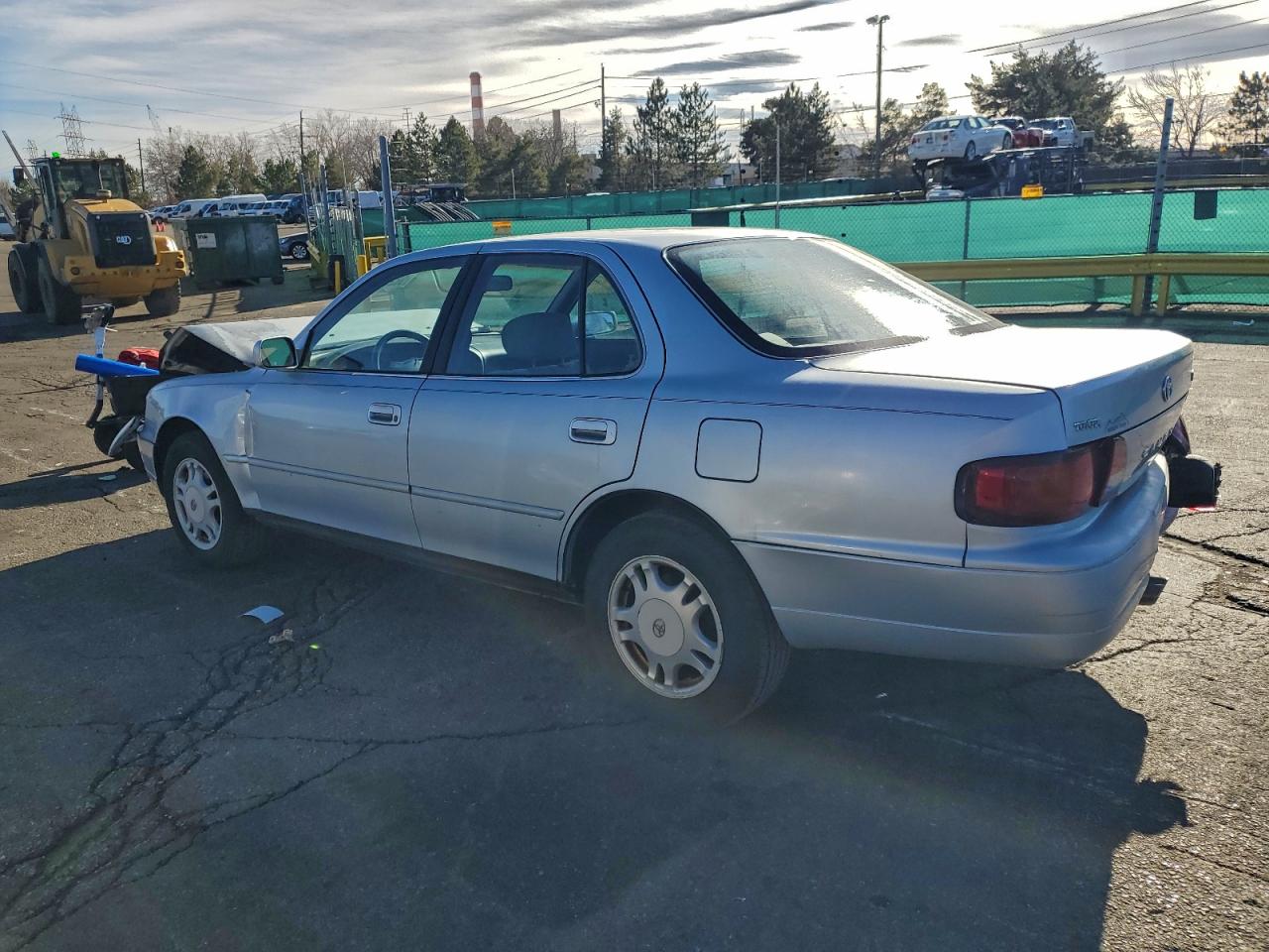 1995 TOYOTA CAMRY LE photo 3