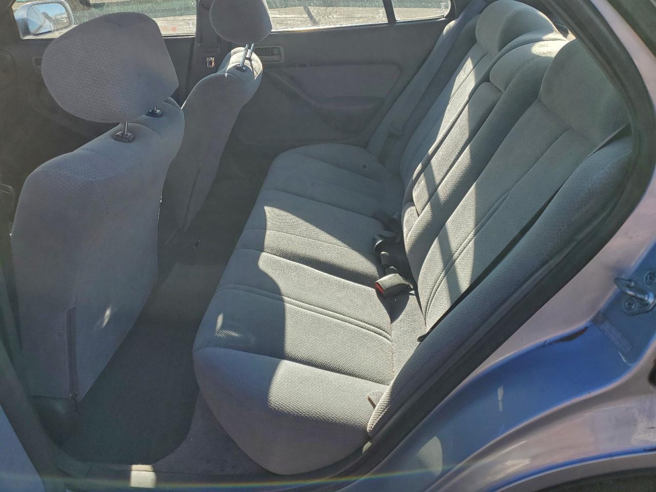 1995 TOYOTA CAMRY LE photo 19