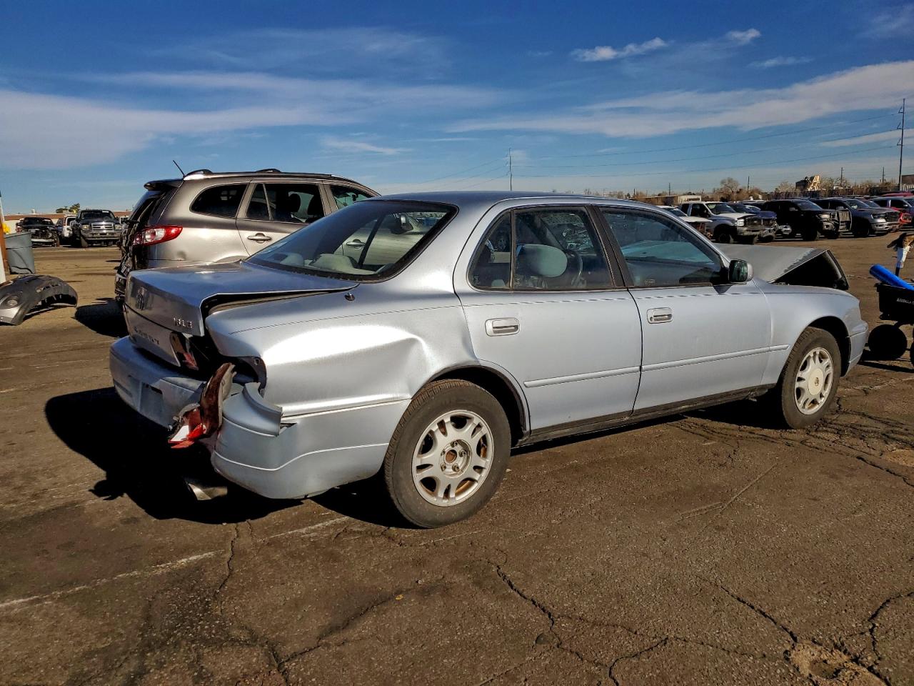 1995 TOYOTA CAMRY LE photo 5