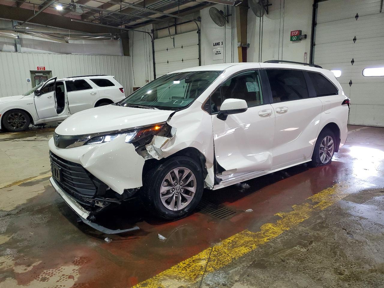 2022 TOYOTA SIENNA