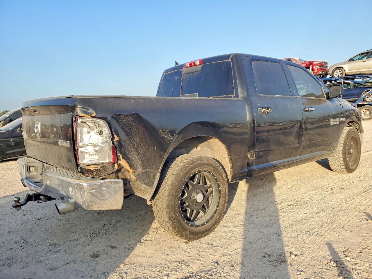2015 RAM 1500 SLT photo 3