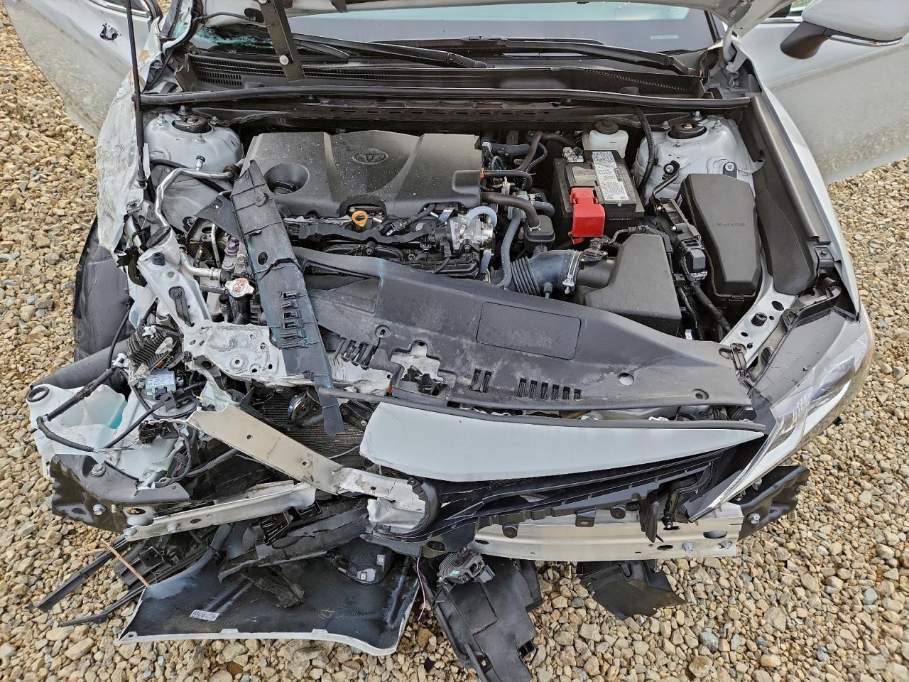 2022 TOYOTA CAMRY LE photo 11