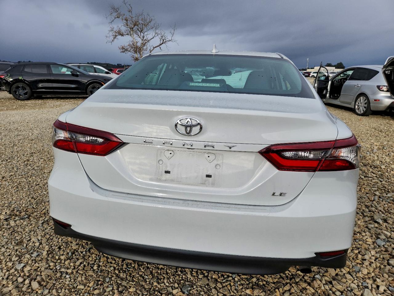 2022 TOYOTA CAMRY LE photo 6