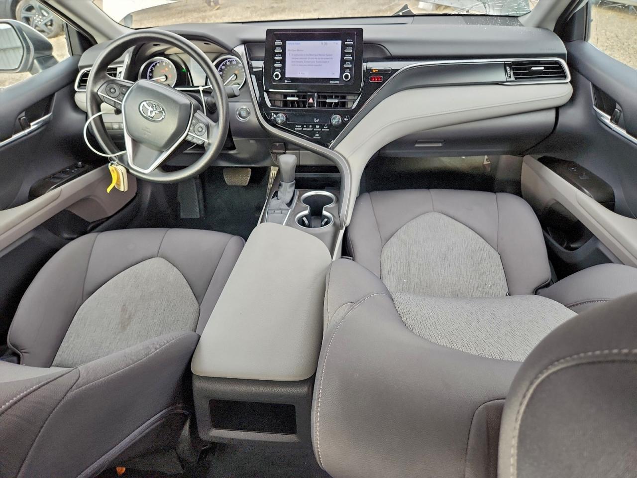 2022 TOYOTA CAMRY LE photo 8