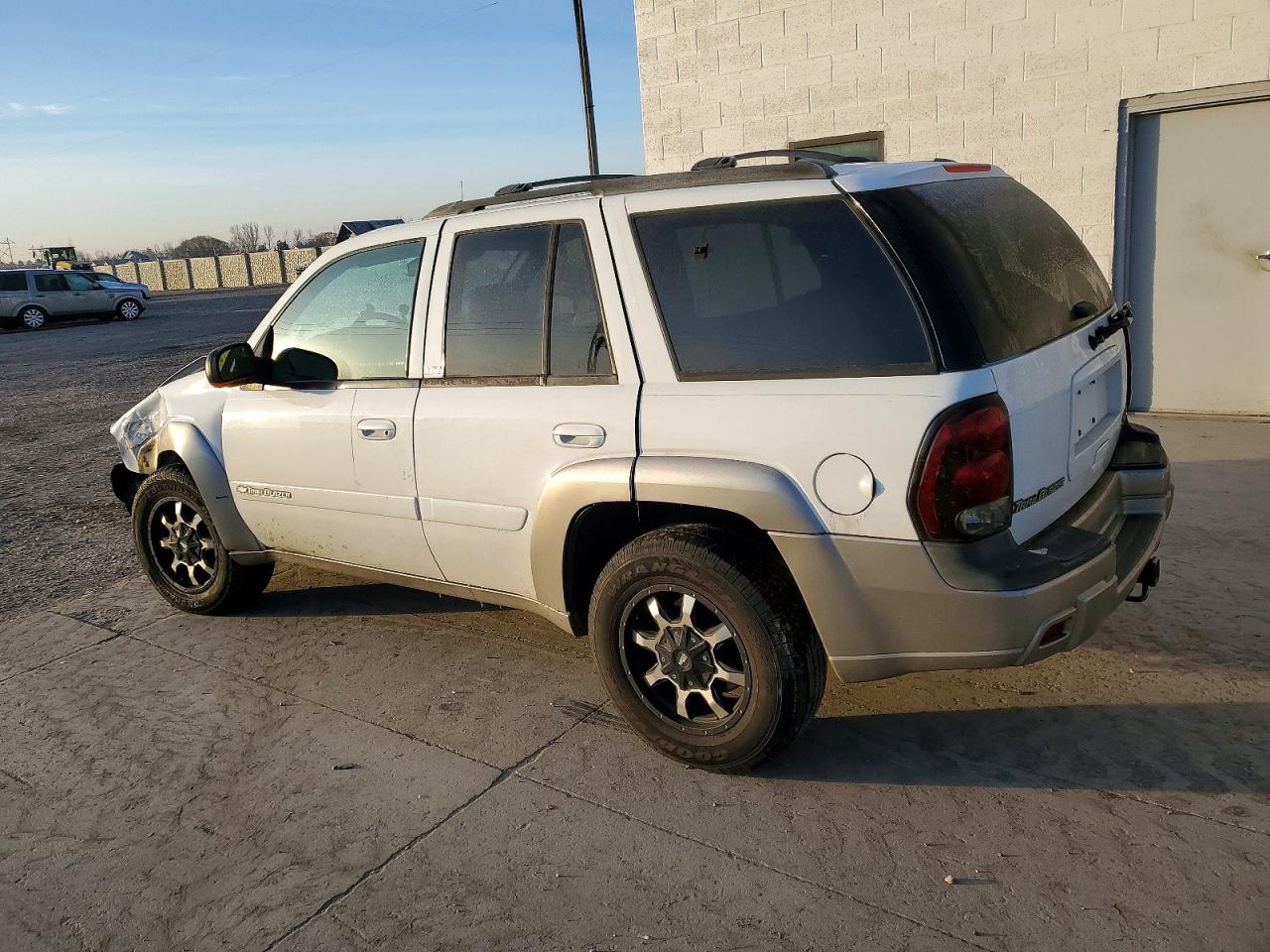 2002 CHEVROLET TRAILBLAZER photo 2
