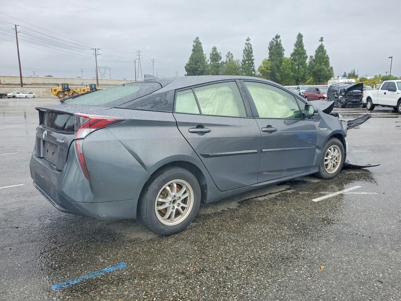2017 TOYOTA PRIUS photo 3