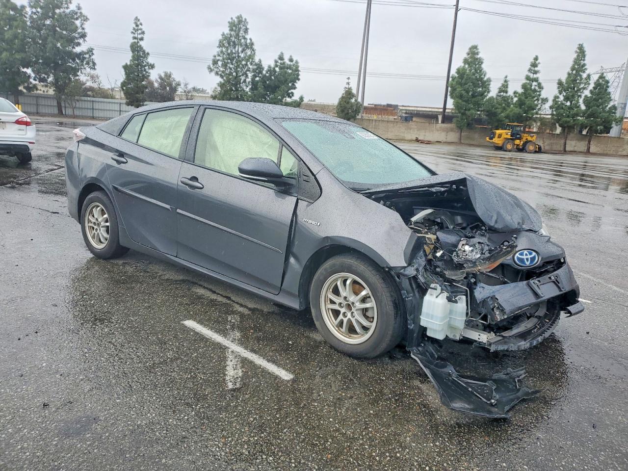 2017 TOYOTA PRIUS photo 4