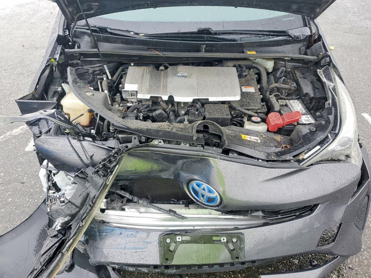 2017 TOYOTA PRIUS photo 11