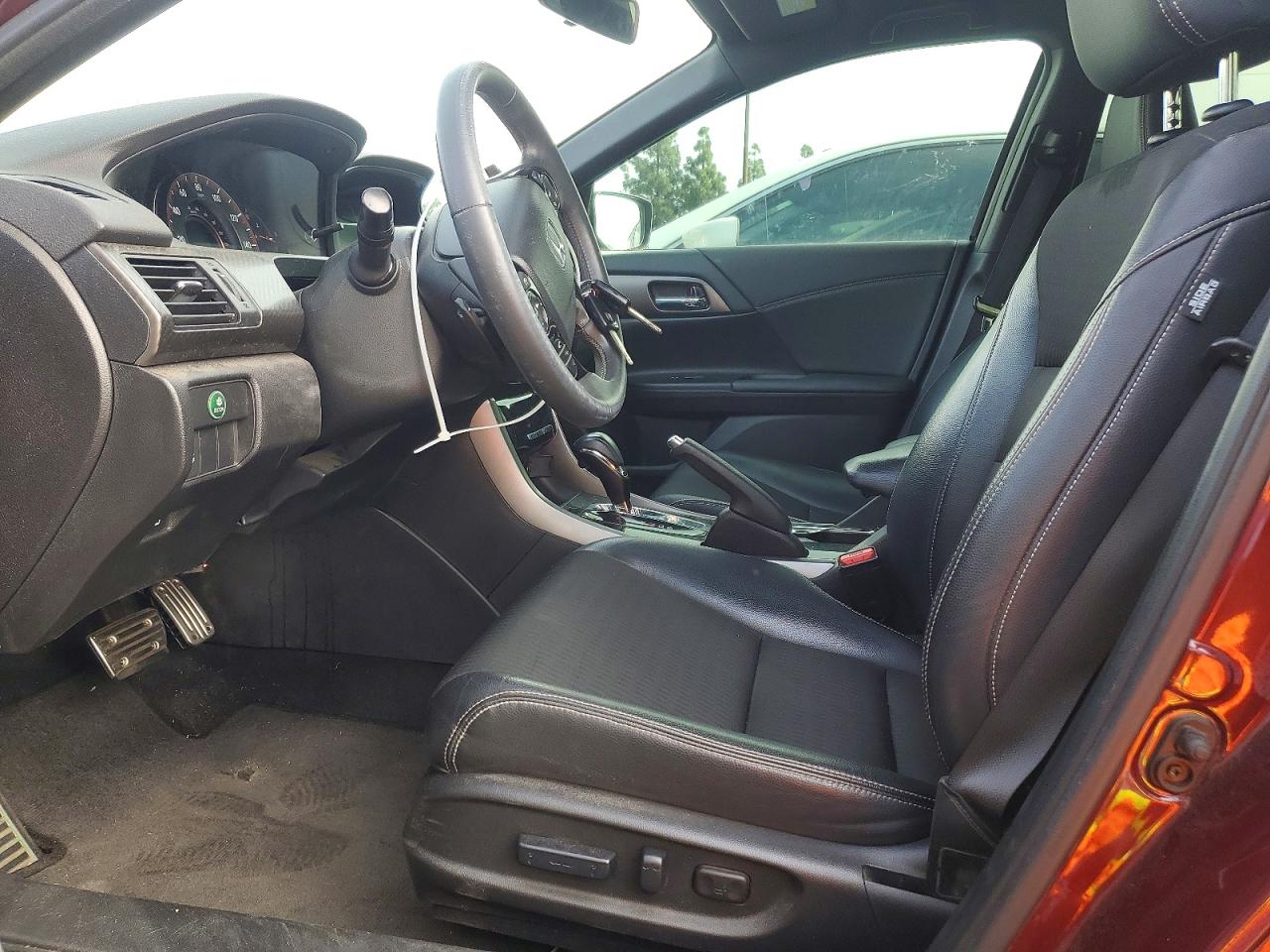 2017 TOYOTA PRIUS photo 7