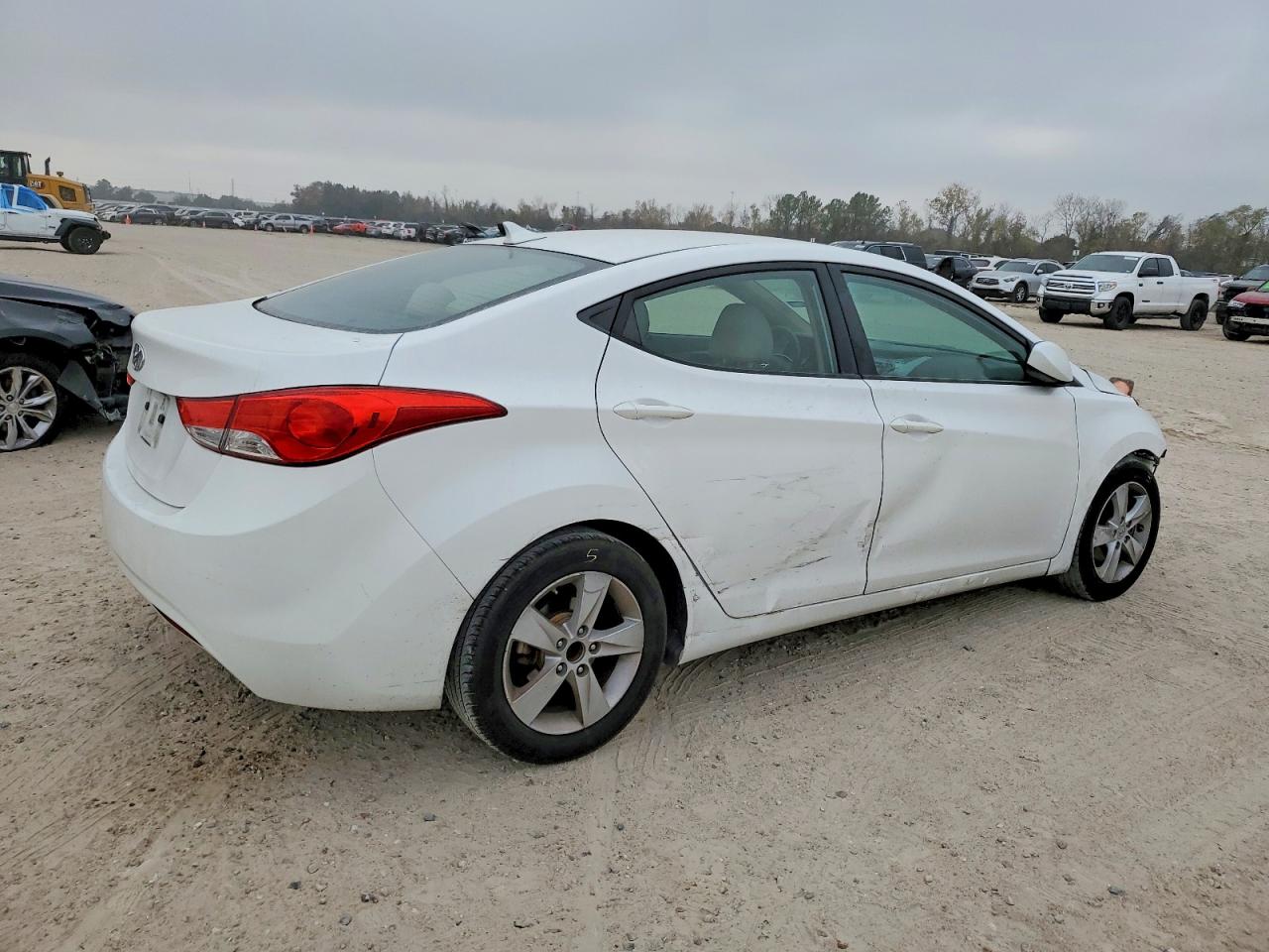 2013 HYUNDAI ELANTRA GLS photo 3
