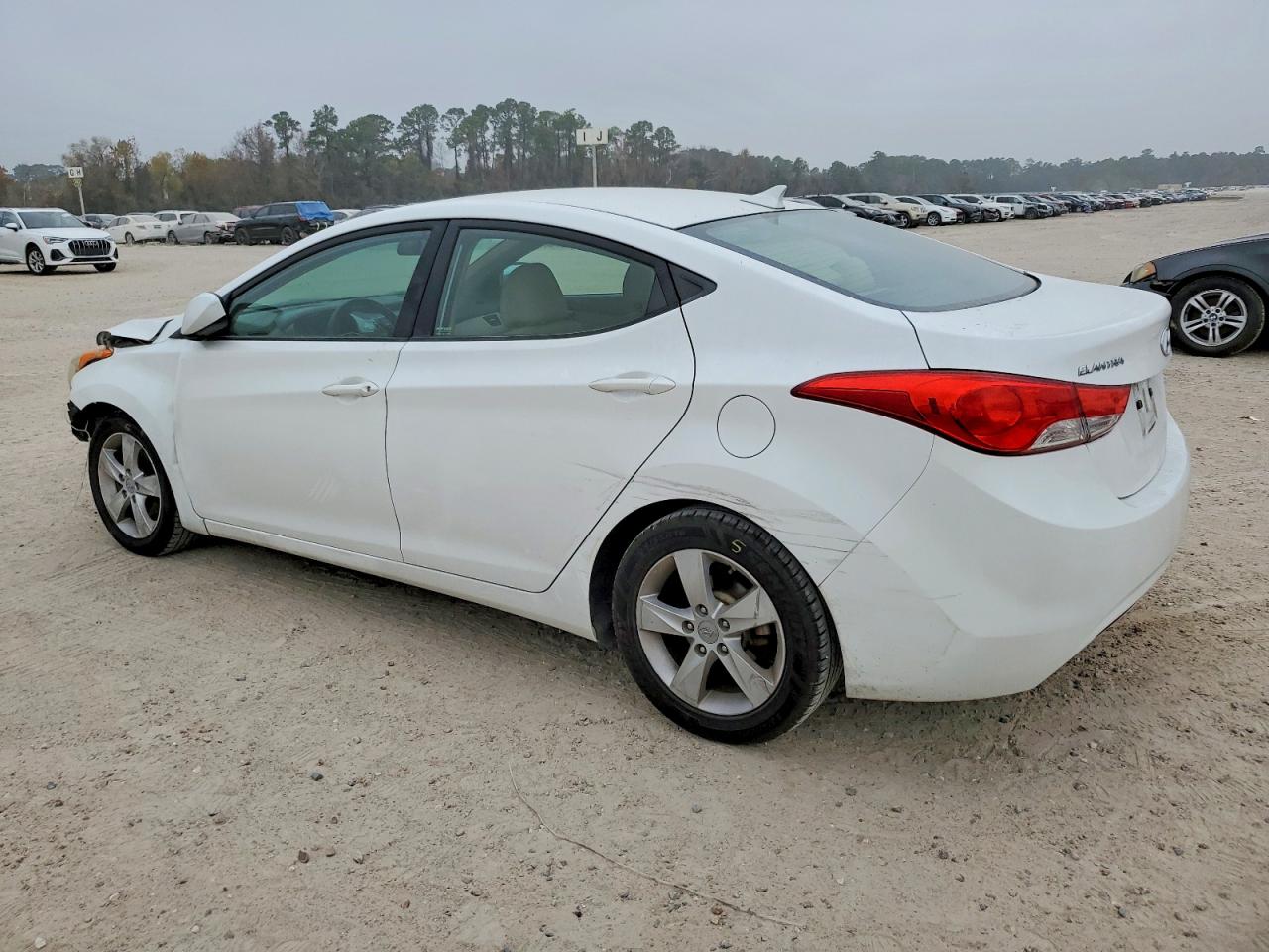 2013 HYUNDAI ELANTRA GLS photo 2