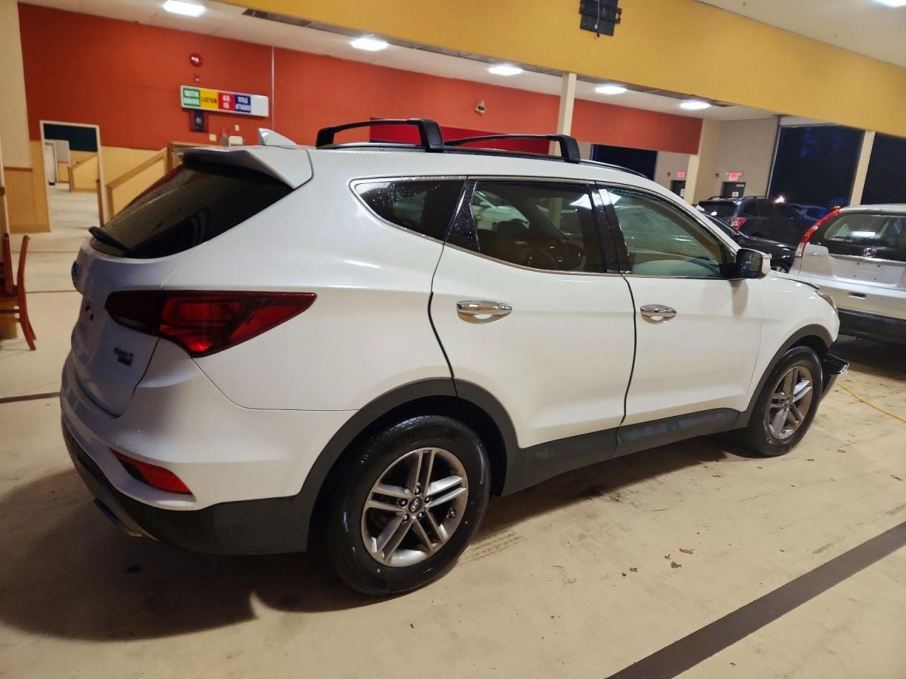 2017 HYUNDAI SANTA FE SPORT photo 3