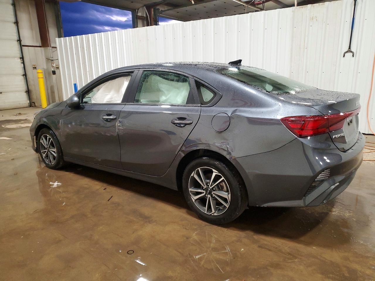 2024 KIA FORTE LX photo 2