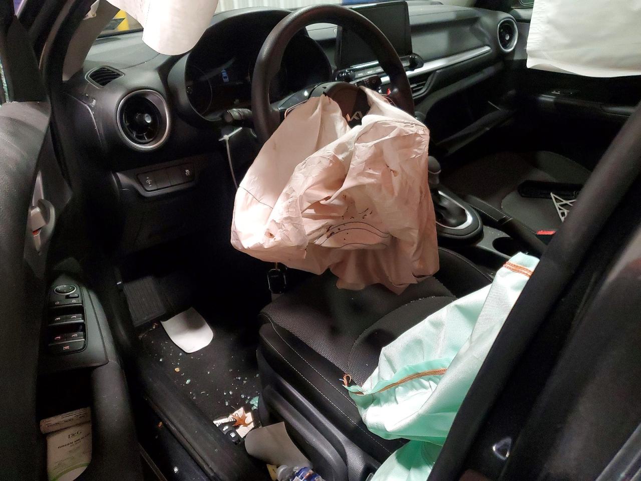 2024 KIA FORTE LX photo 8