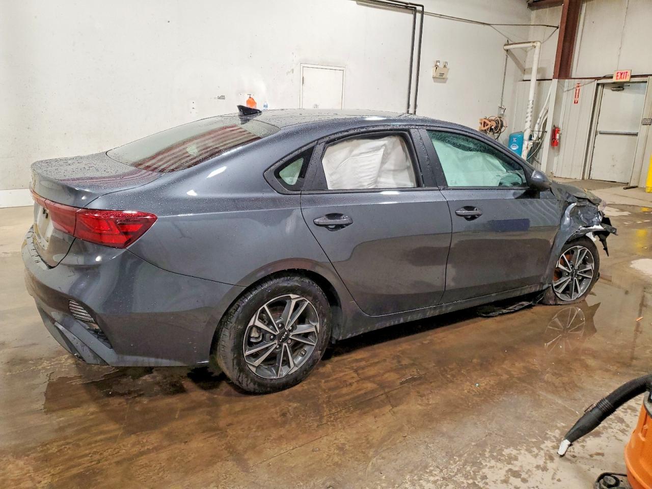 2024 KIA FORTE LX photo 3