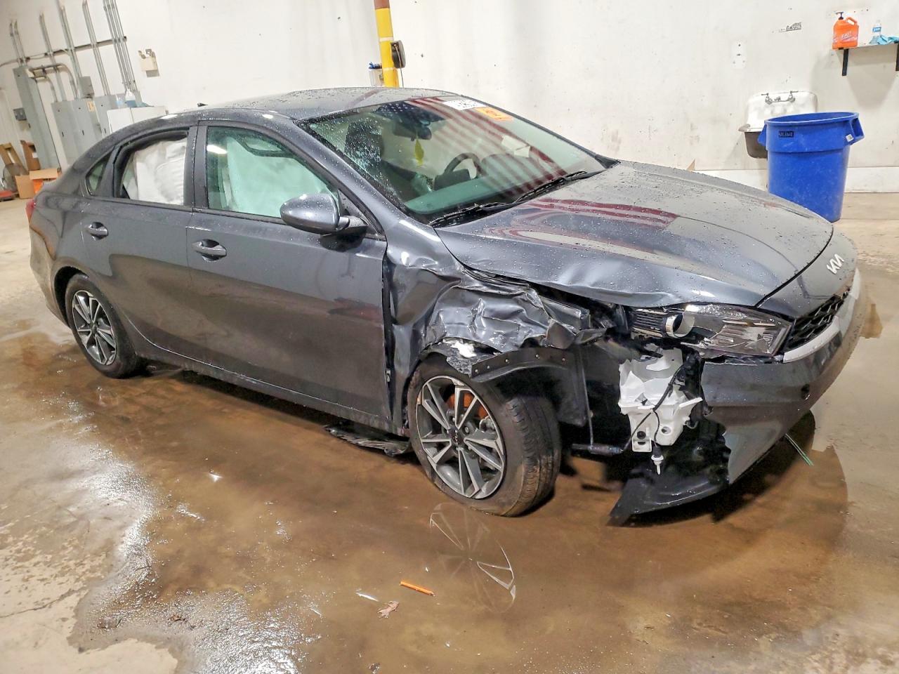 2024 KIA FORTE LX photo 4