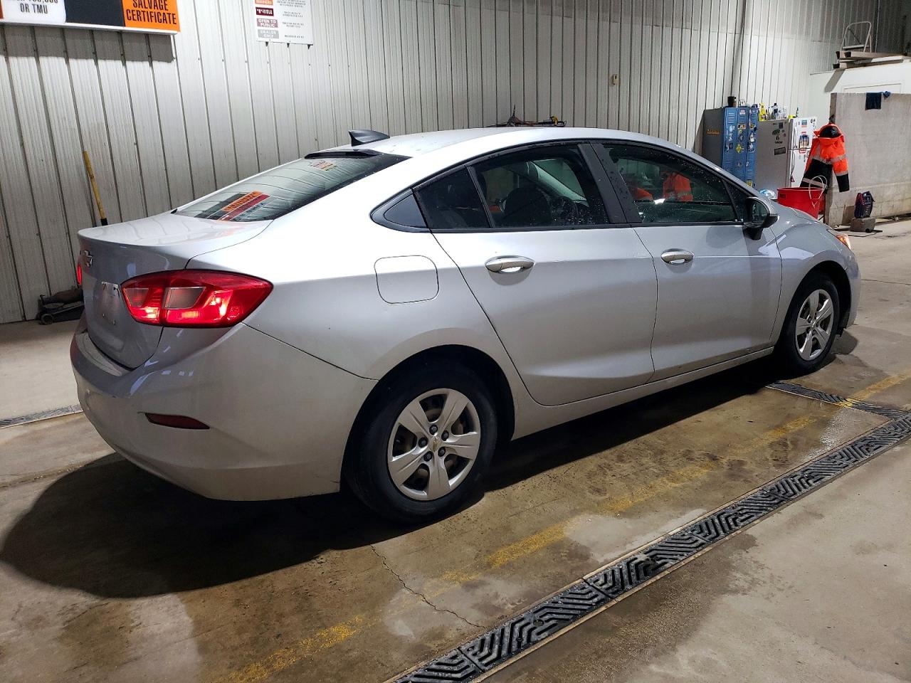 2016 CHEVROLET CRUZE LS photo 3