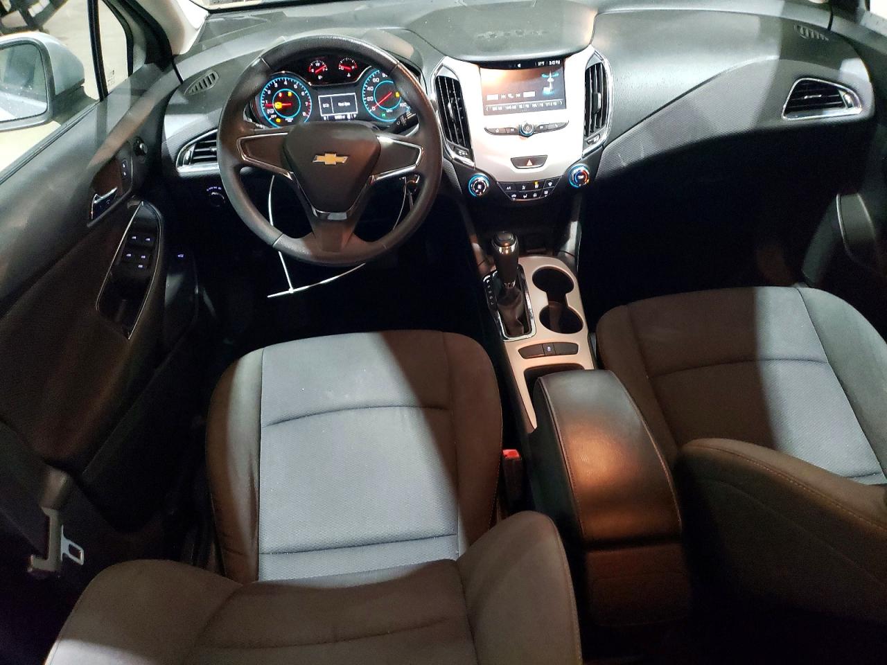 2016 CHEVROLET CRUZE LS photo 8