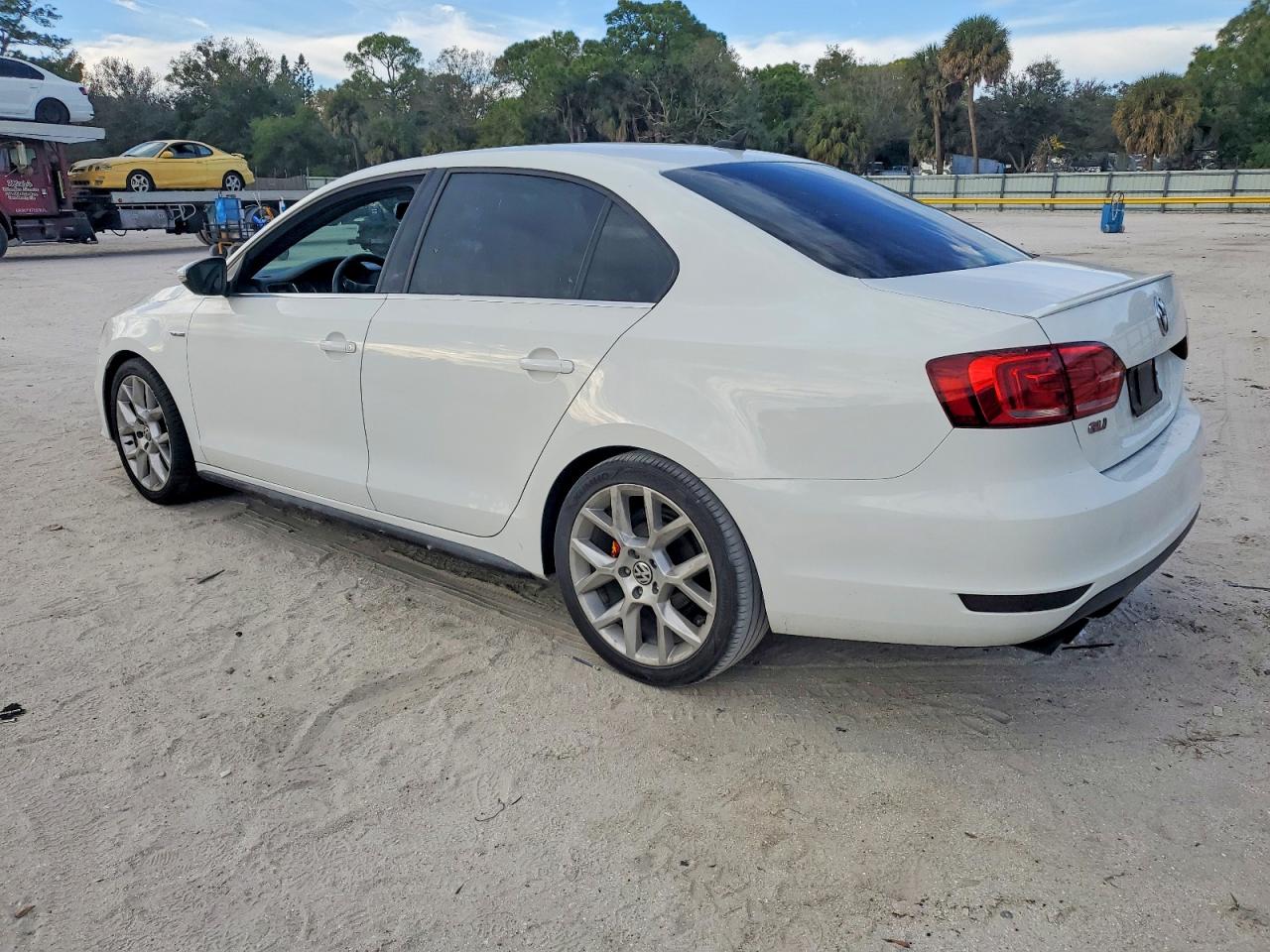 2014 VOLKSWAGEN JETTA GLI photo 2