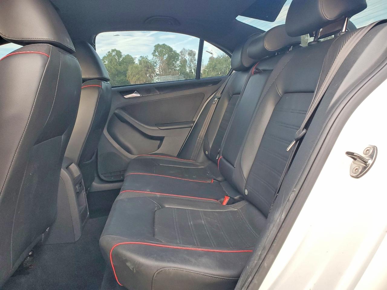 2014 VOLKSWAGEN JETTA GLI photo 10