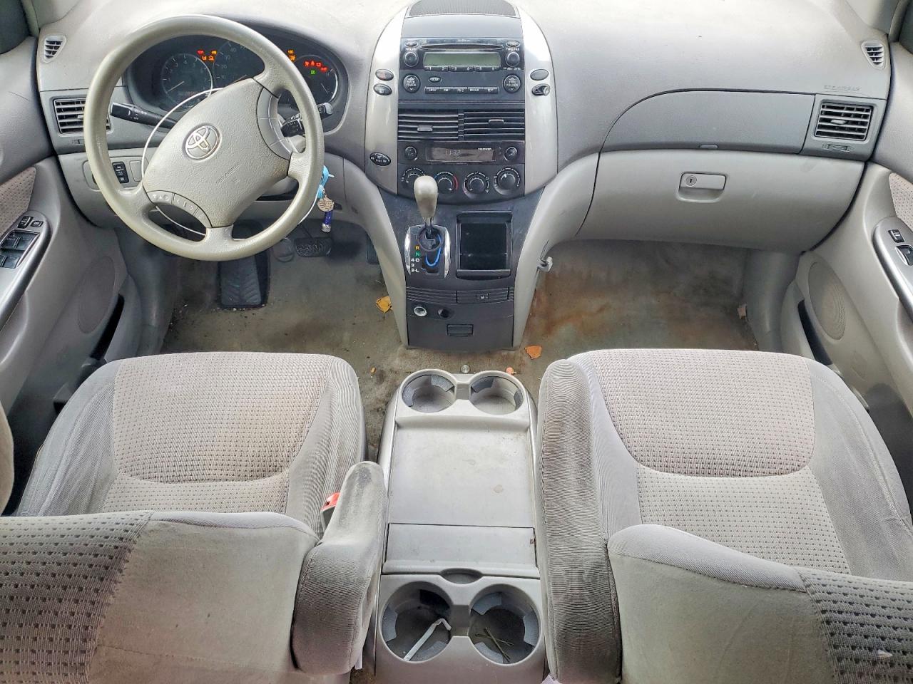 2006 TOYOTA SIENNA CE photo 8