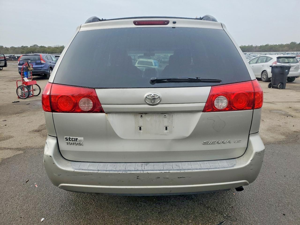 2006 TOYOTA SIENNA CE photo 6