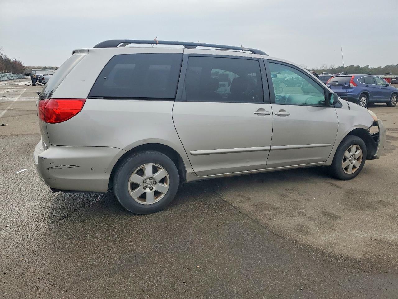 2006 TOYOTA SIENNA CE photo 3