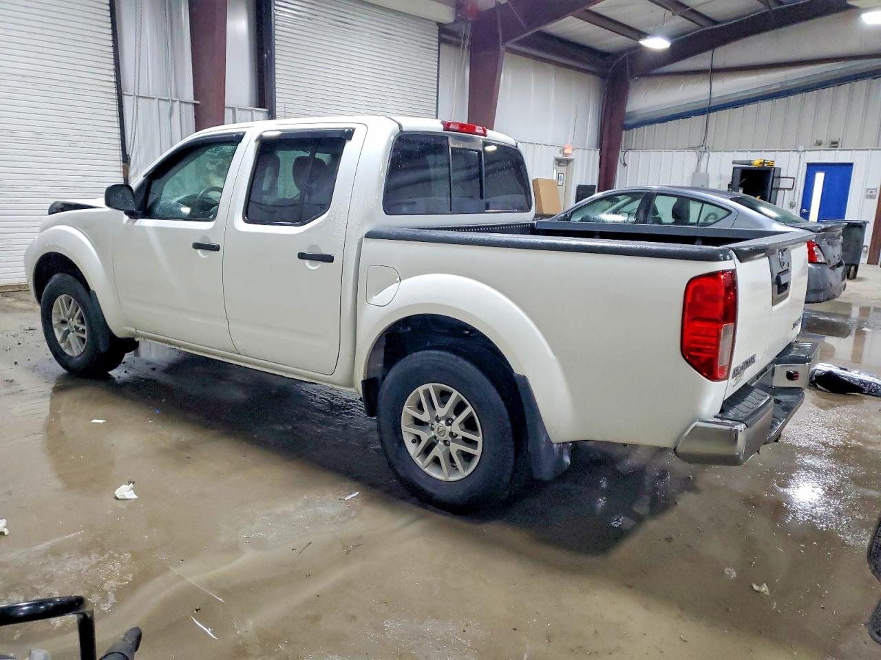 2019 NISSAN FRONTIER S photo 2