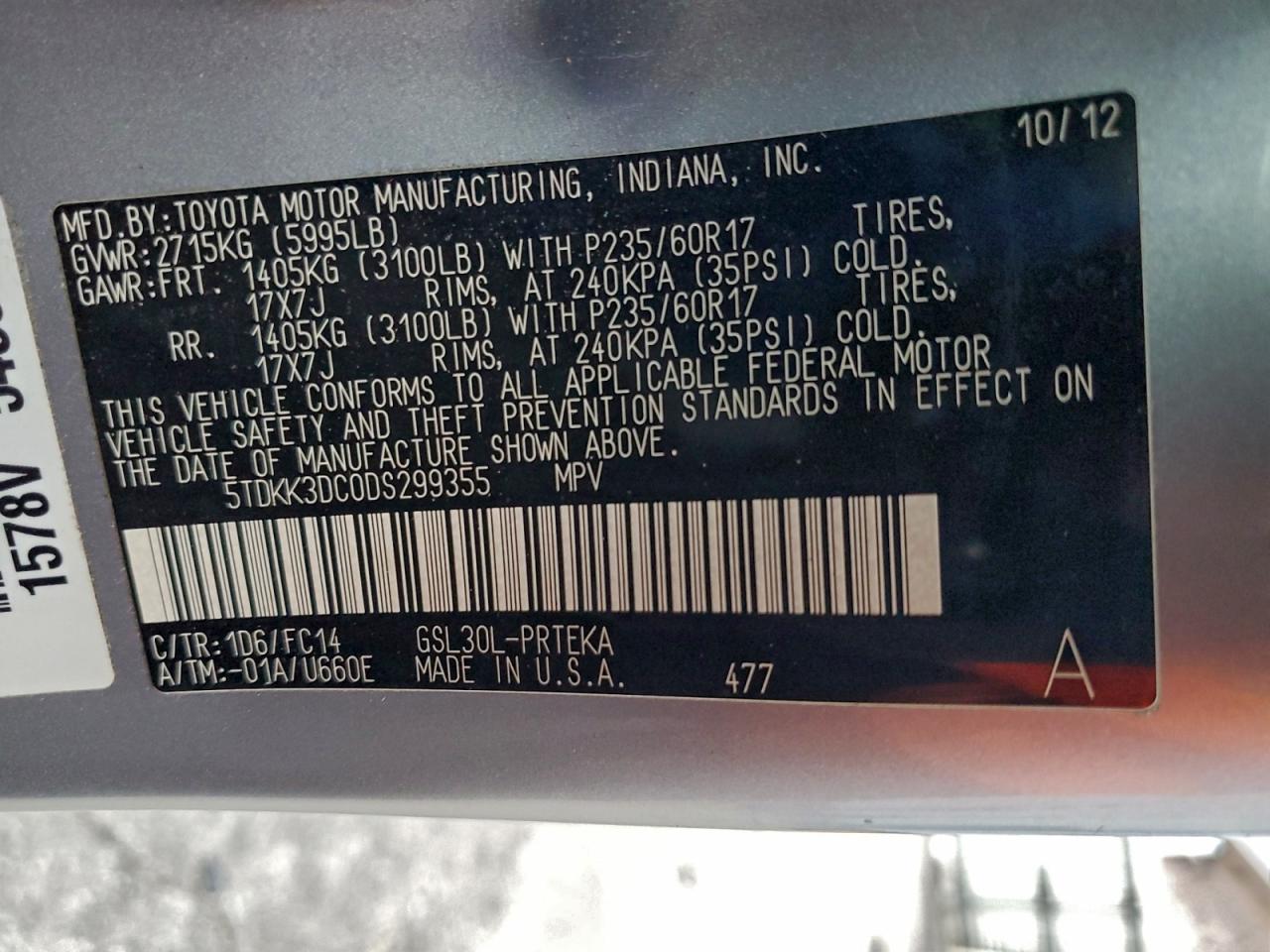 2013 TOYOTA SIENNA LE photo 14