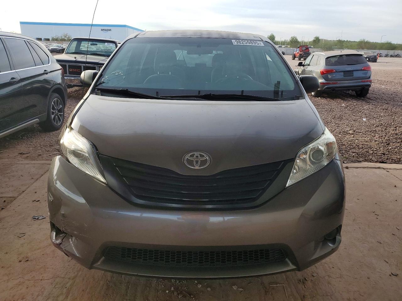 2013 TOYOTA SIENNA photo 5