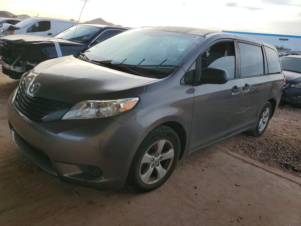2013 TOYOTA SIENNA