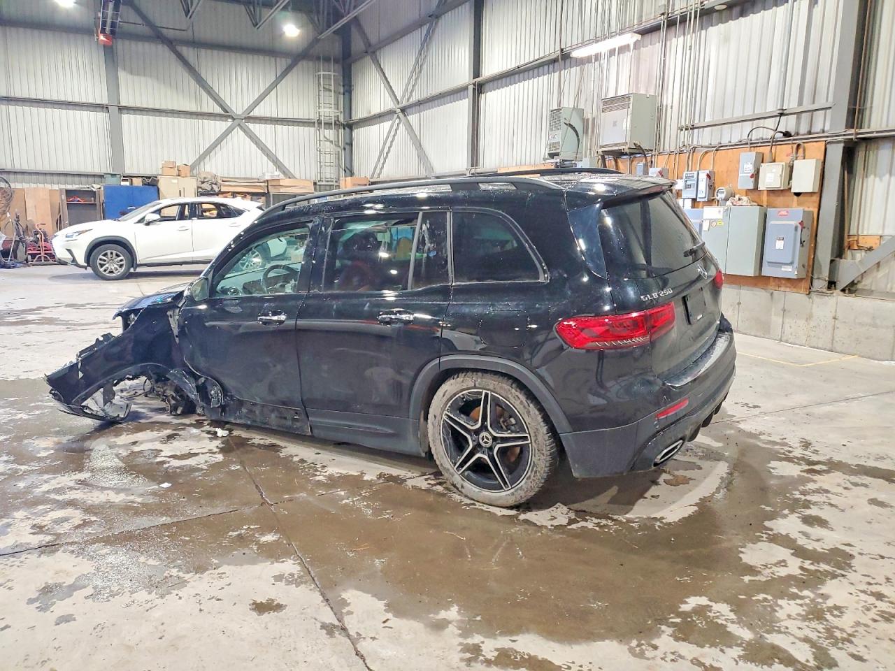 2021 MERCEDES-BENZ GLB 250 4MATIC photo 2