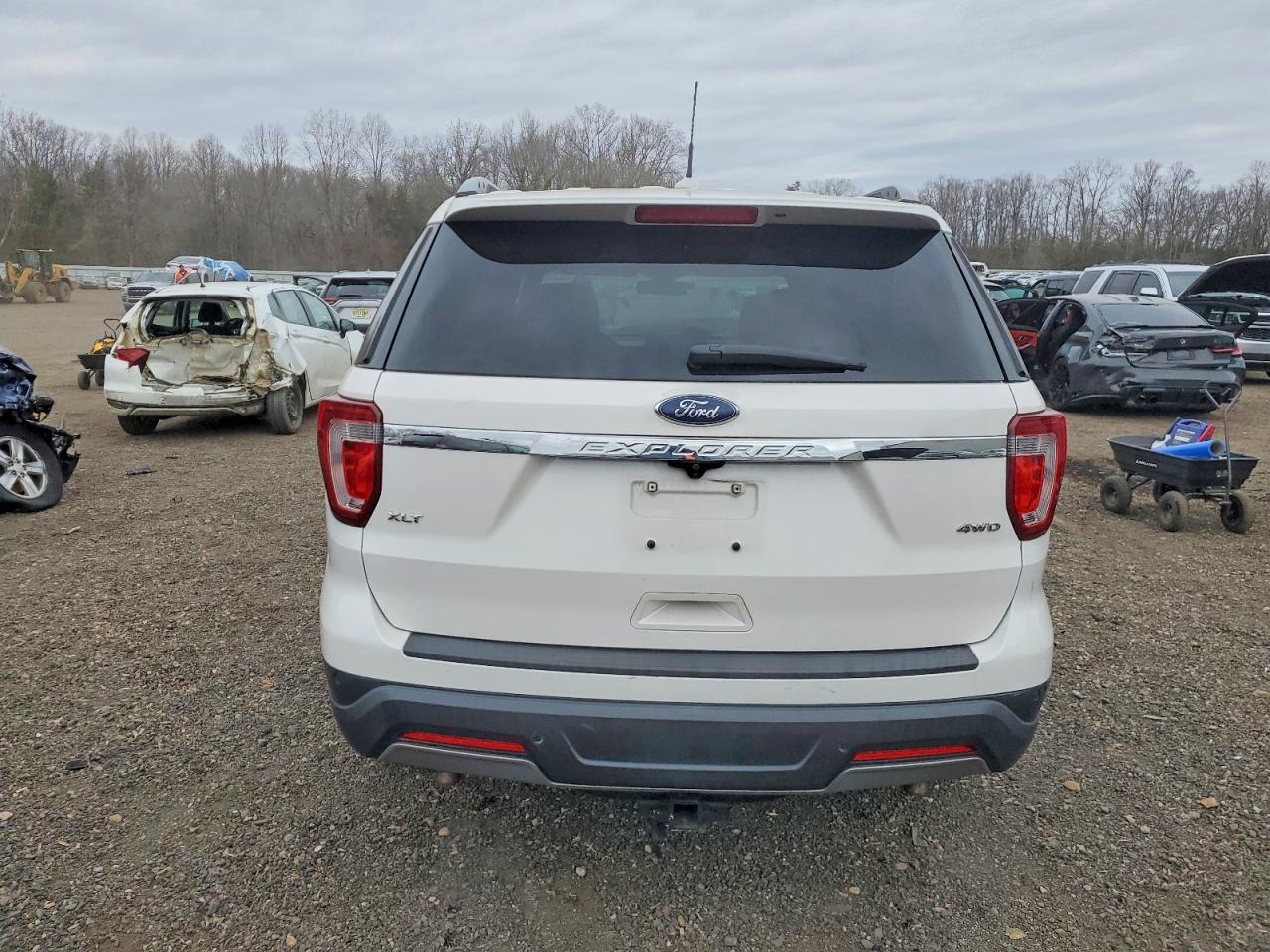 2019 FORD EXPLORER XLT photo 11