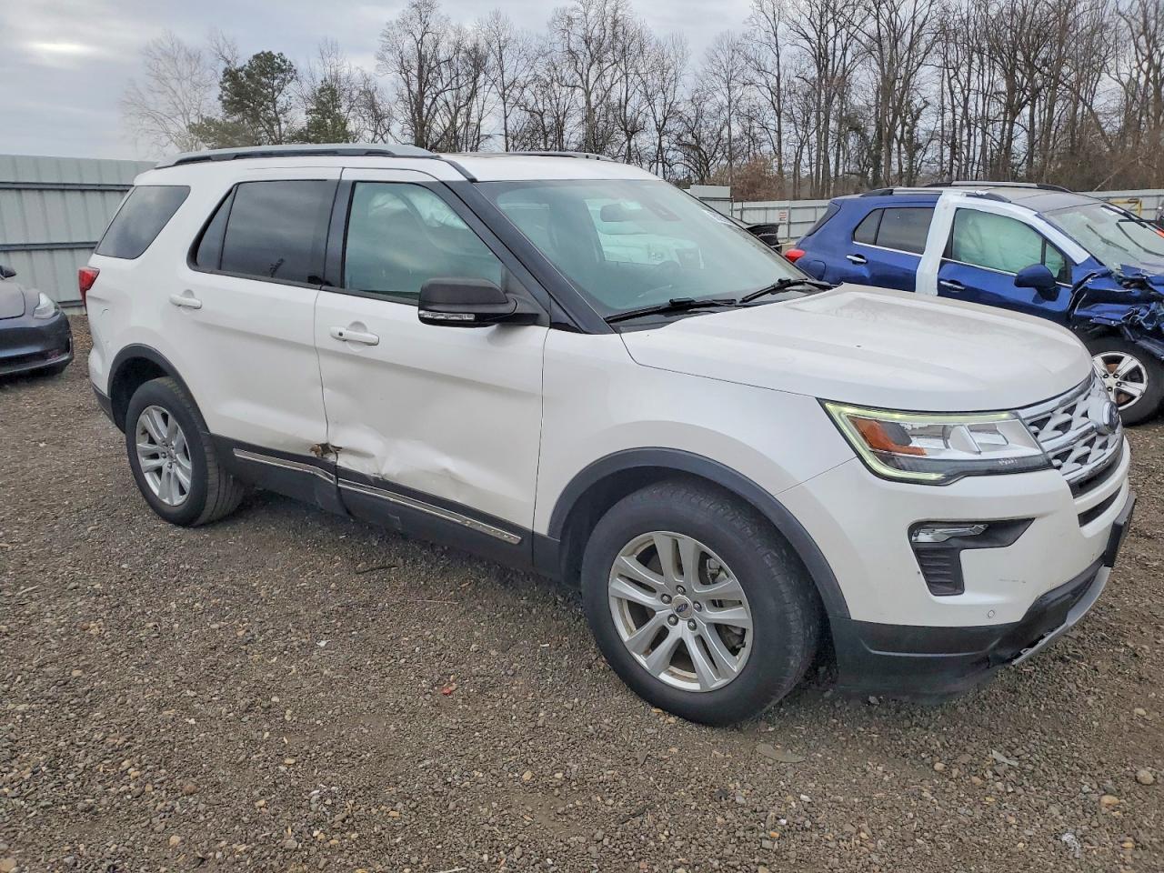 2019 FORD EXPLORER XLT photo 7